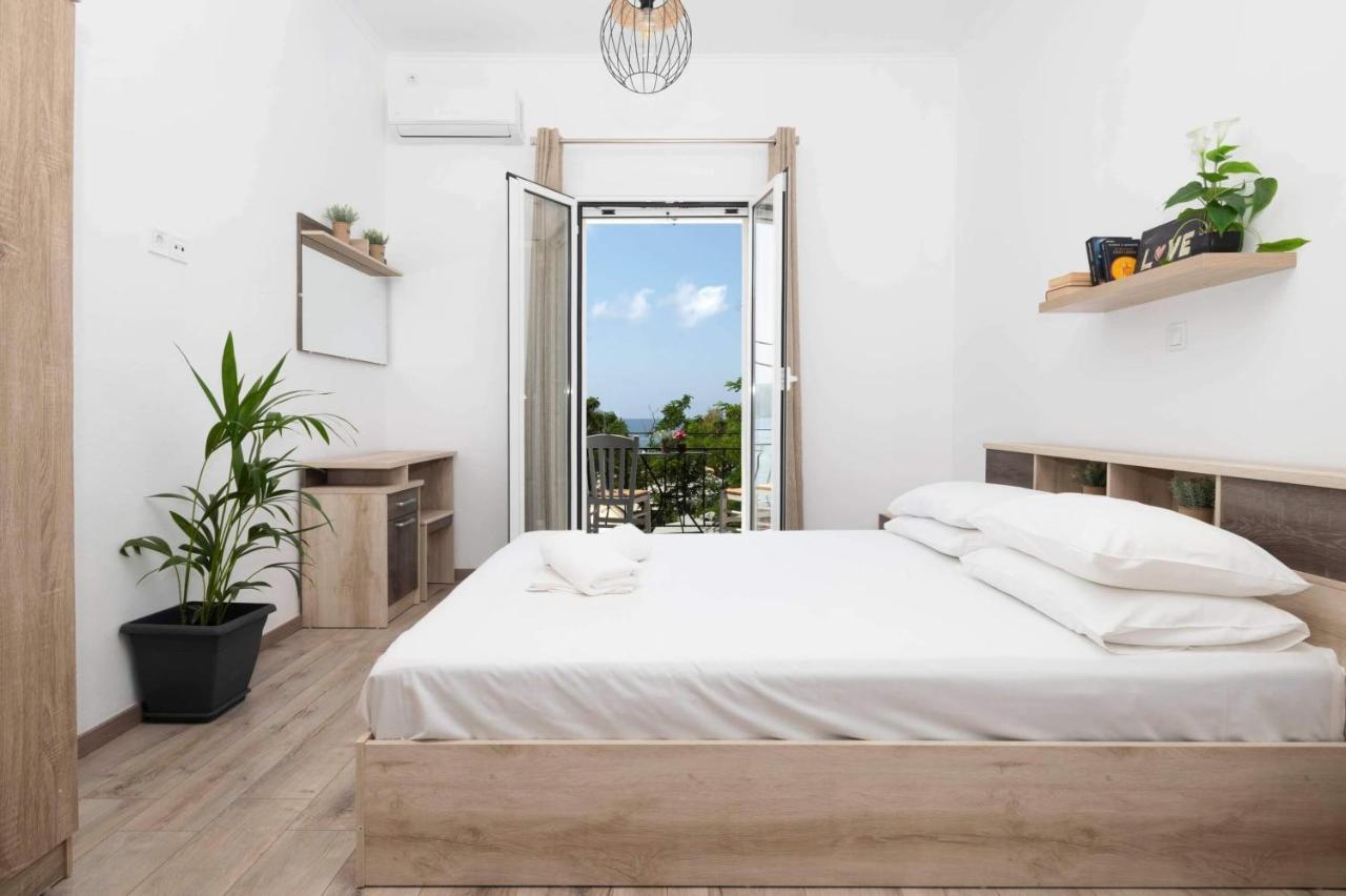 Giorgos' House Gialova Apartman Kültér fotó